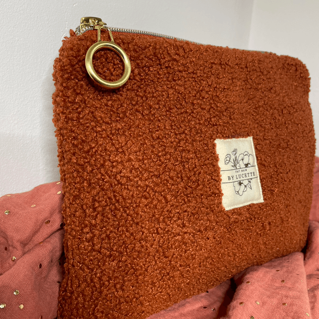 Petite pochette sherpa caramel 
