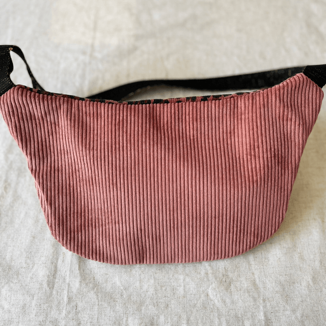 Sac banane en velours léopard et rose XL